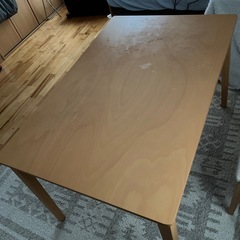 ダイニングテーブルの画像