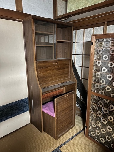 飾り棚　パソコン机　勉強机　椅子付き　収納たくさん　食器棚