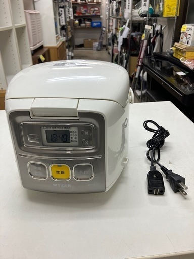 I2502-658 タイガー マイコン炊飯ジャー 3合　JAI-R551 通電確認済み キズ汚れ有り