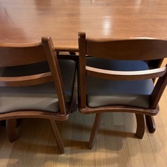 ダイニングテーブル＆チェアの画像