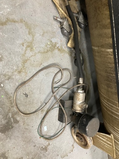 トスコン　コンプレッサー　200v 3.7kw