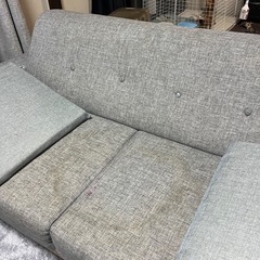 2人掛けソファー　処分してくれる方探してます多少お金かかってもいいです　　 の画像