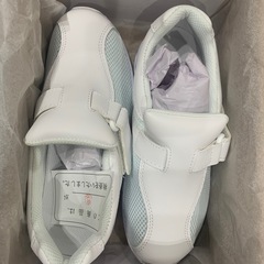 ナースシューズ　23.5cmの画像