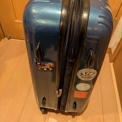 スーツケースの画像