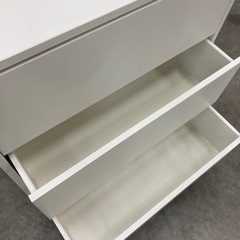 【購入者決定】【kj052】人気　中古美品 IKEA イケア エーケト 3段チェスト 収納タンス ホワイトカラー 　検)一人暮らし　ファミリー　冷蔵庫　洗濯機　オフィス　事務　テーブル　ラック　収納　家具　ソファ　キッチンの画像