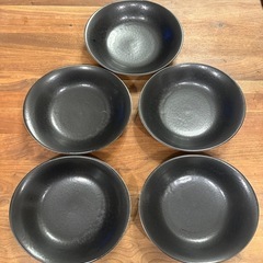 ニトリのカレー皿(黒)の画像