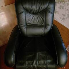 ガッツリ存在感有りまくりのイス　一人用ソファーの画像
