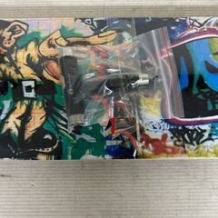 【新品未使用】WHOME スケートボード Tツール付き 未開封品 スケボー 本体 初心者向け スケボー入門 プロ デッキ 標準スケボー スポーツ Y0968の画像