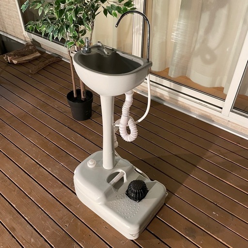 ポータブル手洗いスタンド フットポンプ式キャンプやキッチンカーなどなど