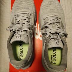 ランニングシューズ new balance  FUELCELL ...