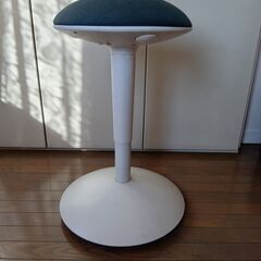 昇降式の回転チェア