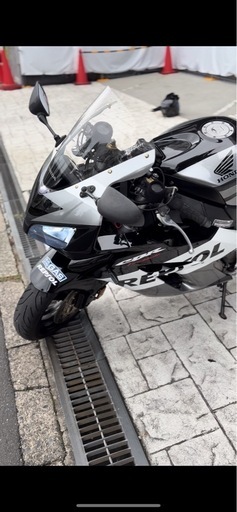 cbr1000rr sc57 白黒レプソル逆車フルパワー2004年式 (Sawada ) 竹橋の