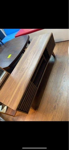 木製のテレビ台