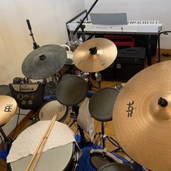 ピアノが弾ける方。