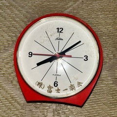 赤い置時計 高さ13cm