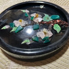 天然石 花モチーフ 丸型装飾品の画像