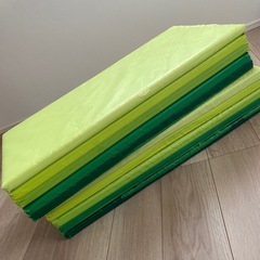IKEA 折りたたみ式ジムマット2枚セットの画像