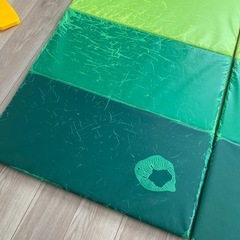 IKEA 折りたたみ式ジムマット2枚セットの画像