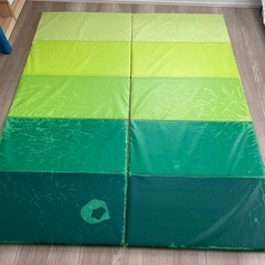 IKEA 折りたたみ式ジムマット2枚セットの画像