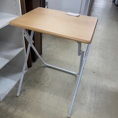 リサイクルショップどりーむ荒田店 No1359 折りたたみテーブル　簡易デスク　コンパクトの画像