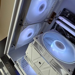 ゲーミングPC 白環境 ZALMAN Z1 Iceberg Ryzen5 5600G Radeon RX6650XTの画像