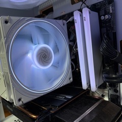 ゲーミングPC 白環境 ZALMAN Z1 Iceberg Ryzen5 5600G Radeon RX6650XTの画像
