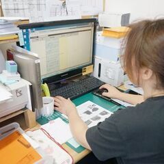 【経理職】として活躍！未経験OK／週休2日制／長期休暇あり／社会保険完備／ワークライフバランス両立／定時帰宅OK＿892の画像