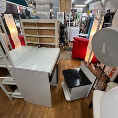 【リサイクルショップどりーむ鹿大前店】No961　ドレッサー　化粧台　オシャレ　大きな鏡　椅子付き　コンセント付き　便利品の画像