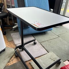 【リサイクルショップどりーむ鹿大前店】No966　サイドテーブル　キャスター付き　便利品　お買い得品　激安奉仕品の画像