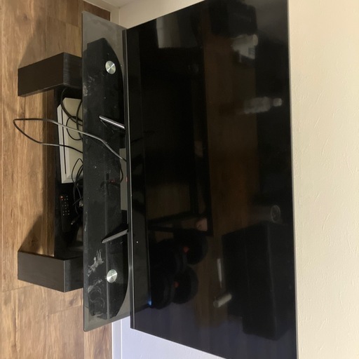 43v型テレビと黒テーブル(セット)