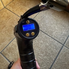 ポータブルエアポンプ　空気入れの画像