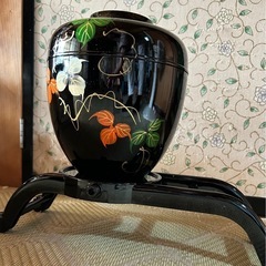未使用 黒色花瓶 オレンジ白花装飾 スタンド付き