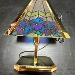 ステンドグラス風 テーブルランプ 花柄