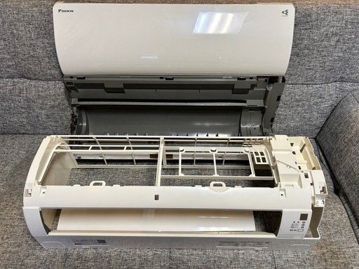 DAIKIN冷暖房エアコン取引中です2.2k標準設置まで込みです