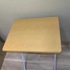 折り畳み机