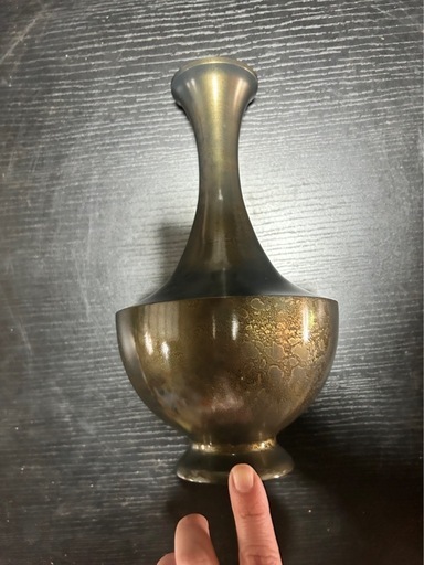 未使用 金属製 花瓶　細長いデザイン