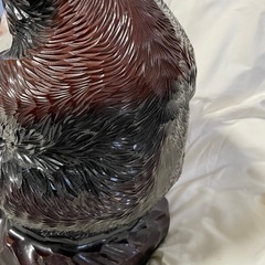 一升瓶が持てる　木彫りの熊　北海道産の画像