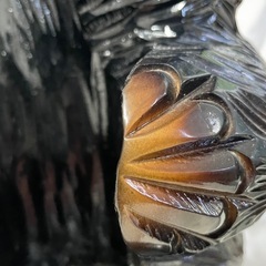 一升瓶が持てる　木彫りの熊　北海道産の画像
