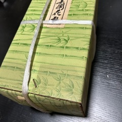 未使用 金属製 花瓶　細長いデザインの画像
