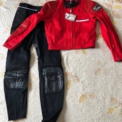 値下げしました。バイクスーツ　新品未使用　国産品　Ｍサイズの画像