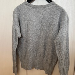 ユニクロ　カシミヤセーターの画像