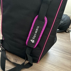 乗馬用品　ヘルメット　収納の画像