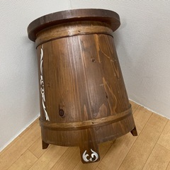 中古品 木製 収納付き 椅子 チェア サイドテーブル コーナーテーブル 飾り台 花瓶台 ハンドペイントウッド カントリー ガーデニング かわいいの画像