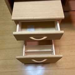 カリモク学習机の画像