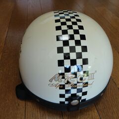 アメリカンポリスタイプのカッコイイ ヘルメットの画像