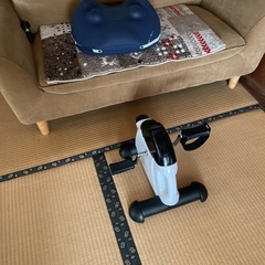 足つきソファーの画像