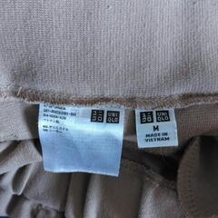 ユニクロ　レディース　ボトムス　サイズM　ベージュ色の画像