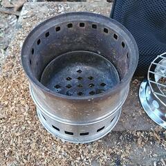 ソロキャンプ　焚き火の画像