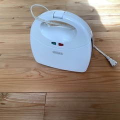 一回で2枚焼けるワッフルメーカー(1回使用 着脱式マルチサンドメ...