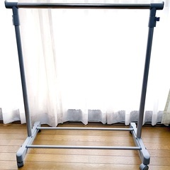 ニトリの軽量ハンガーラックの画像